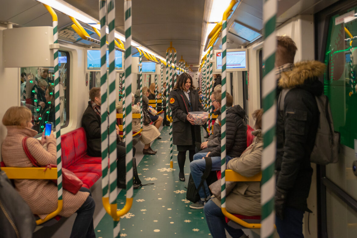 Świąteczne metro rusza na obie linie