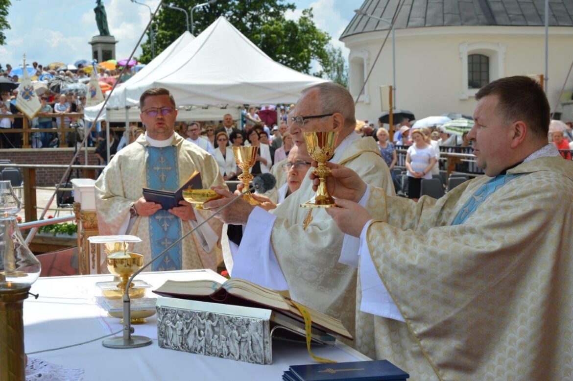 Miłujesz Ojczyznę? Chwyć za różaniec! Relacja