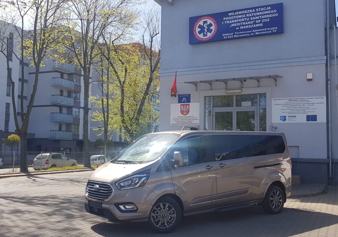 #UEPOMAGA: Bus do przewozu osób zakażonych w stacji pogotowia w Warszawie