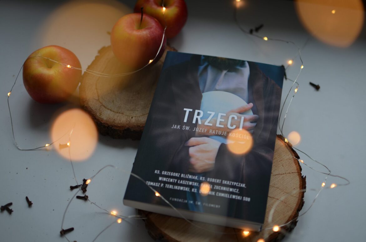"Trzeci. Jak. św Józef ratuje kościół"