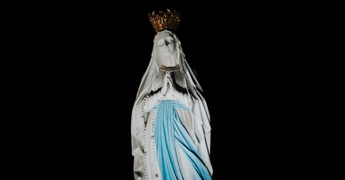 Trwa nowenna przed świętem Matki Bożej z Lourdes. Warto pomodlić się za chorych