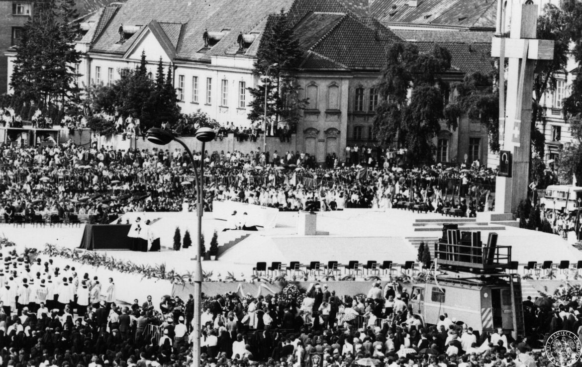 40 lat temu odbył się pogrzeb Kardynała Stefana Wyszyńskiego