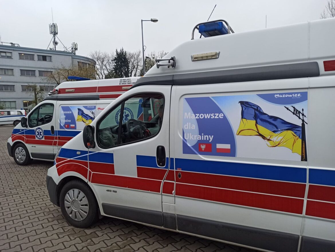 Kolejne dwie karetki od samorządu Mazowsza dla Ukrainy