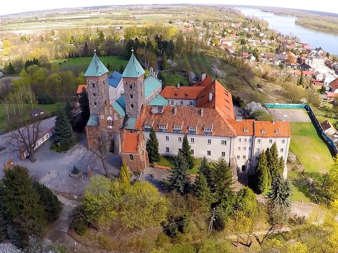 Bardzo Subiektywny Przewodnik Historyczny: Bazylika MB Pocieszenia w Czerwińsku – poniedziałek, 10 października, 10.15