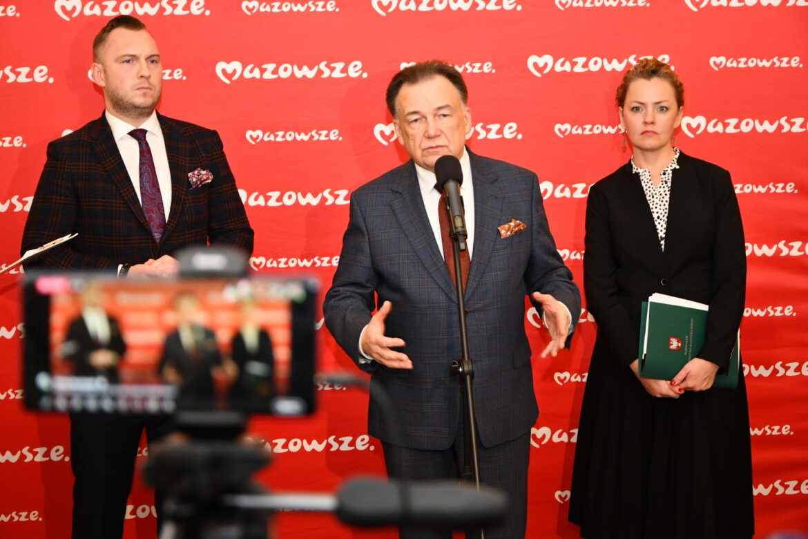 Marszałek Mazowsza wzywa skarb państwa i NFZ do zwrotu 100 mln zł