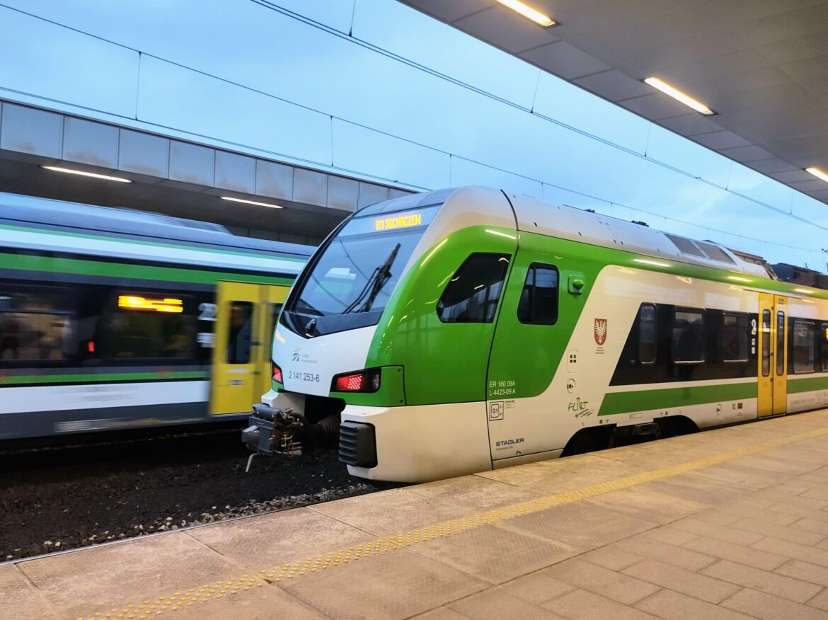 Warszawa: utrudnienia na podmiejskiej linii średnicowej od 25 czerwca 2023 r.