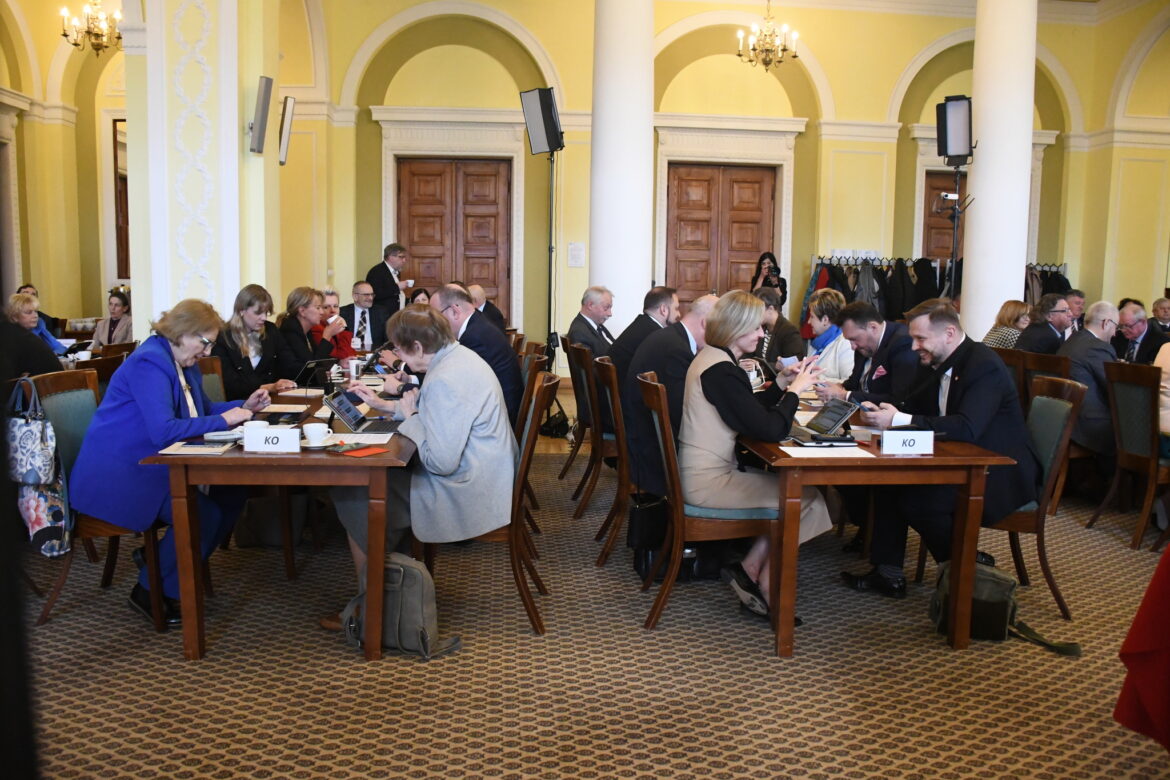 Radni Mazowsza przyznali blisko 18 mln zł szpitalom, instytucjom kultury i samorządom lokalnym