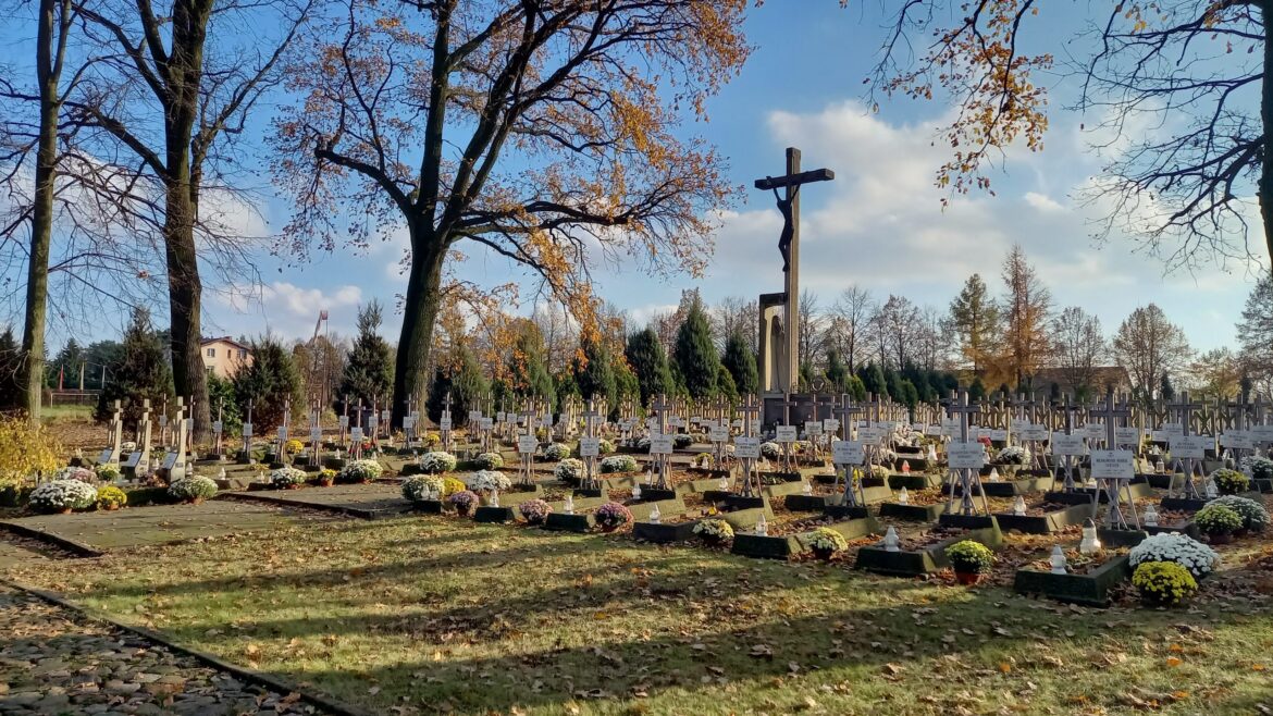 100 lat Niepokalanowa: Cmentarz w Niepokalanowie - poniedziałek, 22 czerwca, godz. 17.20